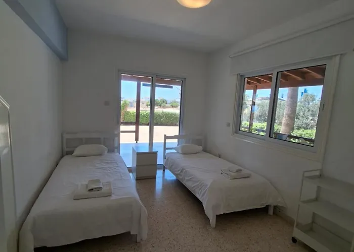 - Ayia Thekla Sea View Villa *